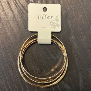 Ella’s gold bangles set of 4 •brand new•